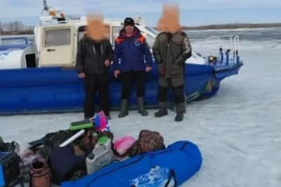 Рыбаков спасли с треснувшего льда Ириклинского водохранилища