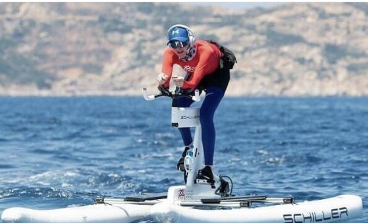 Взорвала интернет: принцесса Монако Шарлен выглядит как женщина будущего на тренировке в море с футуристическим оборудованием
