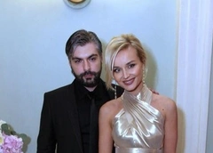 Полина Гагарина смогла вывезти дочь из страны после запретов экс-супруга