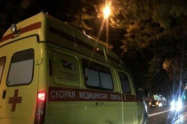 В Сочи женщина выпала с третьего этажа и погибла 