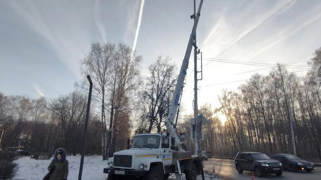 В Рязани продолжается установка новых уличных светильников