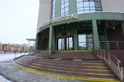 Курьера мошенников из Ленобласти судят в Череповце
