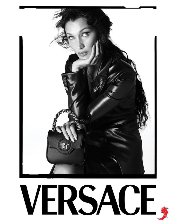 Family goals: сестры Белла и Джиджи Хадид вместе снялись в рекламной кампании Versace