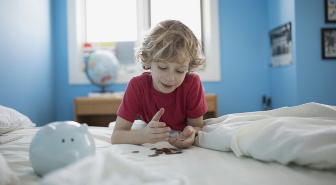 Стоит ли платить ребенку за выполнение домашних обязанностей?