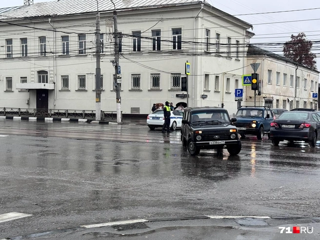 Перекрытая дорога | Источник: Александр Горбанев / 71.RU