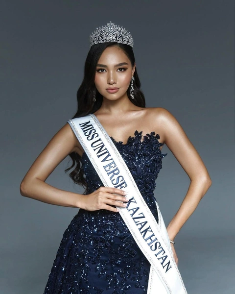 Дана Алмасова из Казахстана и Мэри Кувакова из Кыргызстана вошли в топ-10 конкурса «Мисс Вселенная 2025» по итогам народного голосования | Источник: Dana Almassova/Instagram