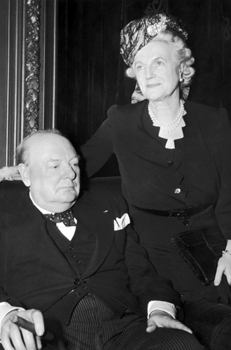 Удивительная Клементина: как жена Уинстона Черчилля спасала Англию, семью и его самого