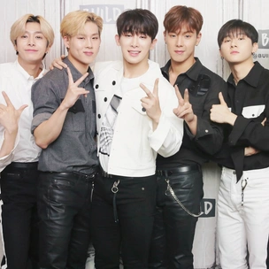 MONSTA X подписали контракт с американской компанией Epic Records
