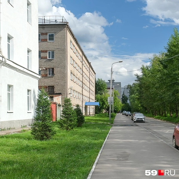 Двигаемся дальше&nbsp;— в сторону площади Дружбы | Источник: Василина Любимова / 59.RU