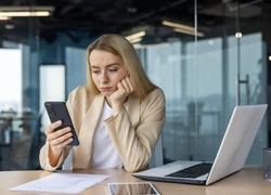 «Меня все время унижают — на работе и в отношениях»