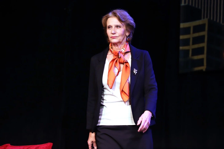 Елена Сафонова