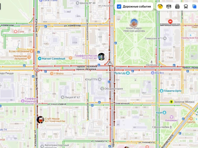 Затор наблюдается во всех направлениях движения. | Источник: Yandex.ru / maps