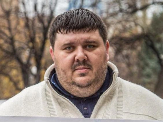 Алексея Ульянова доставили в больницу после ухудшения здоровья на фоне задержания. | Источник: Константин Завриков / V1.RU