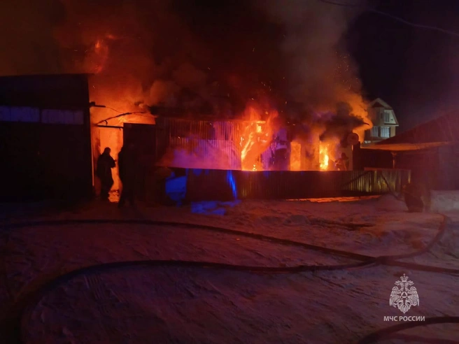 Пожар начался около четырех часов | Источник: МЧС по Красноярскому краю