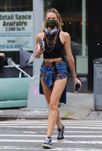 Кэндис Свейнпол в Нью-Йорке | marieclaire.ru