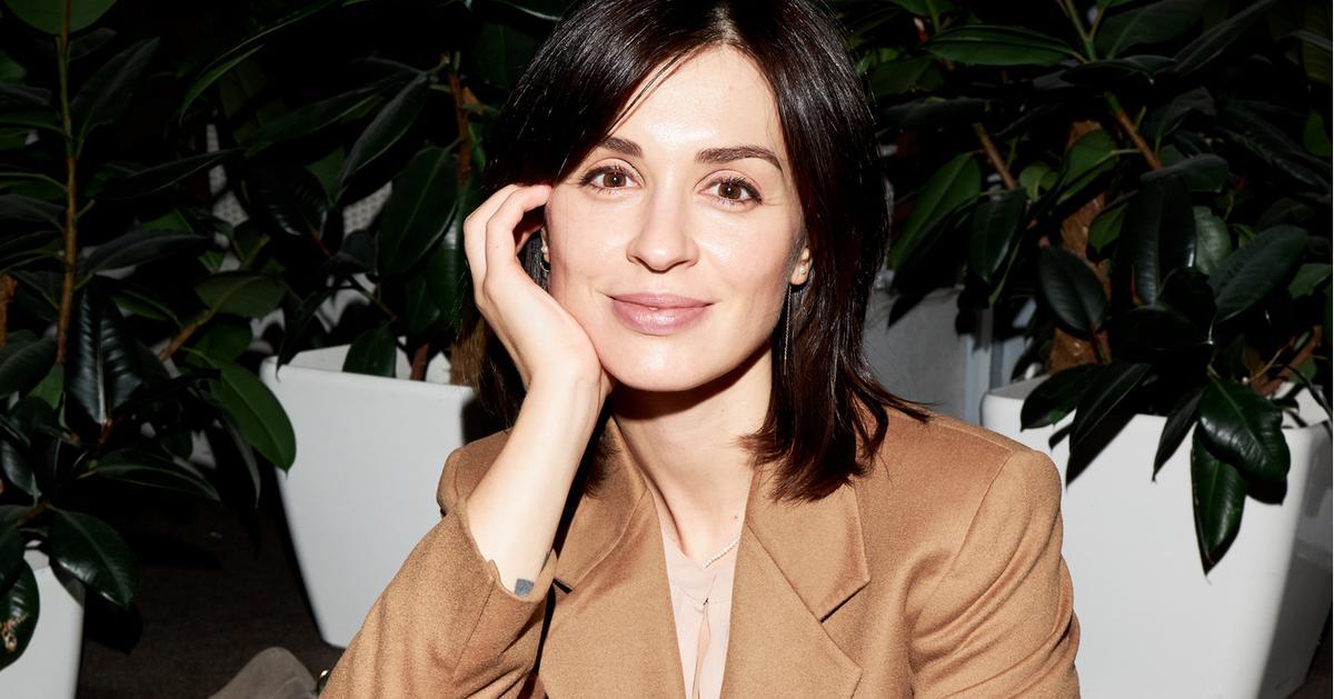 Орыс порносы: ұлдары анасына тыңшылық жасайды Резеңке секс қуыршақ қынапшасының құрылымы