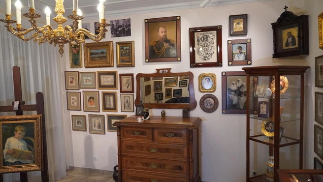 Часть экспозиции частного музея художника Павла Якубовского | Источник: Антон Дигаев / NGS.RU