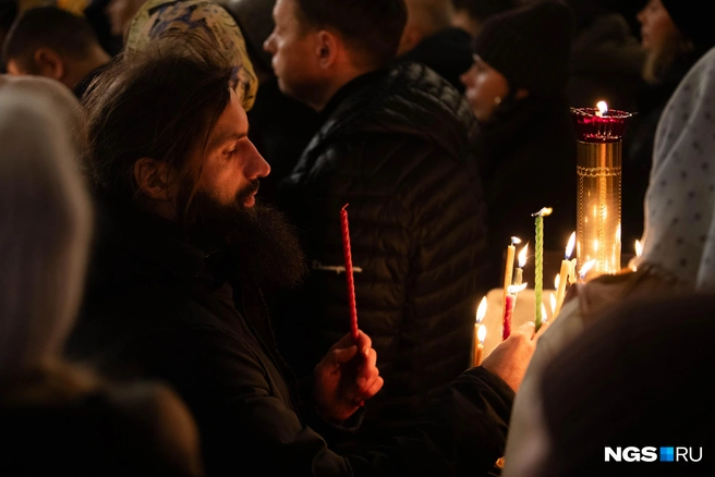 6 января в соборе встретили Рождественский сочельник | Источник: Андрей Бортко / NGS.RU