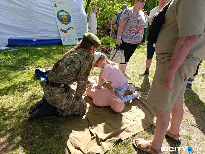 Площадка городского центра «Патриот», где учили оказывать первую помощь | Источник: «ИрСити»