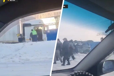 Mercedes столкнулся с фурой у села Марусино