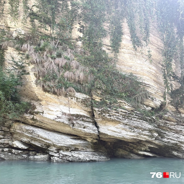 Мы, конечно же, искупались в реке. Вода была очень холодная | Источник: Кирилл Поверинов / 76.RU