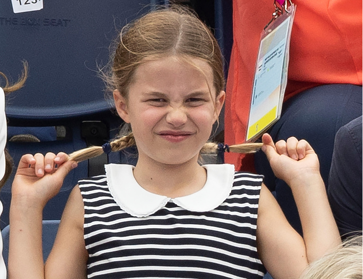 Не отстает от младшего брата: 10 умилительных фото принцессы Шарлотты на соревнованиях