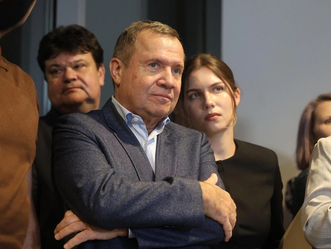 Вместе с ней присутствовал супруг Валентин Юмашев | Источник: Владислав Лоншаков / E1.RU