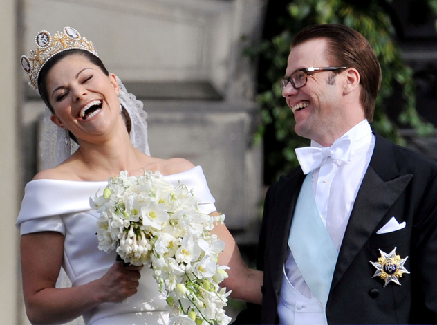 Самые забавные моменты на королевских свадьбах (истории в фотографиях)