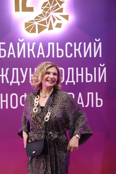 Анна Ардова
