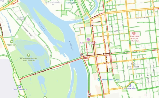 Стоит весь центр | Источник: ngs55.ru/maps-traffic/