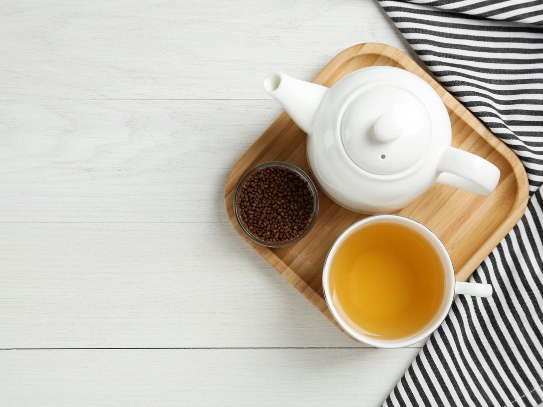 Гречишный чай: полезные свойства напитка (и как его правильно заваривать) | marieclaire.ru