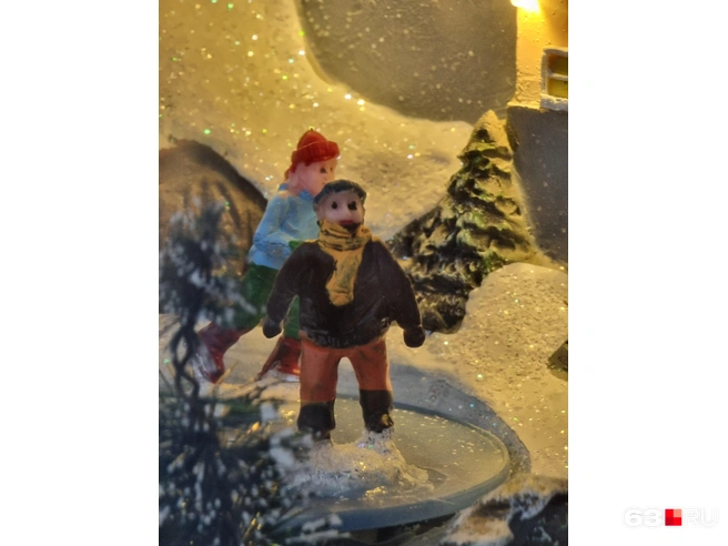 Улица. «Фонарь». В аптеку? | Источник: Роман Данилкин / 63.RU