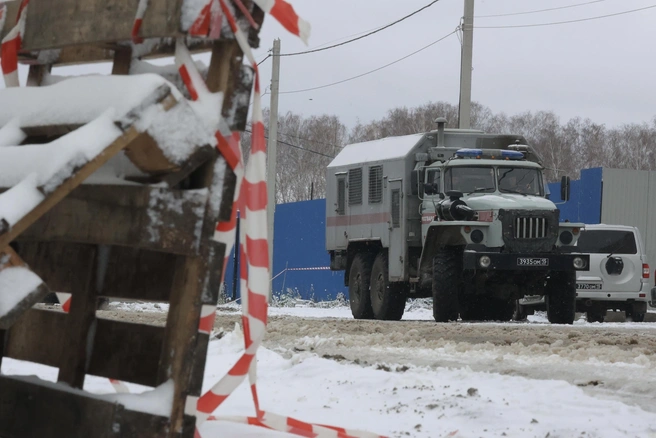 Перед закрытием на рынке работали следователи и силовики, в том числе росгвардейцы | Источник: Наталья Лапцевич