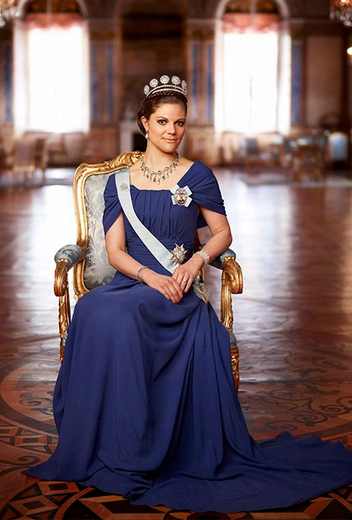 Парадный портрет кронпринцессы, сделанный несколько лет назад