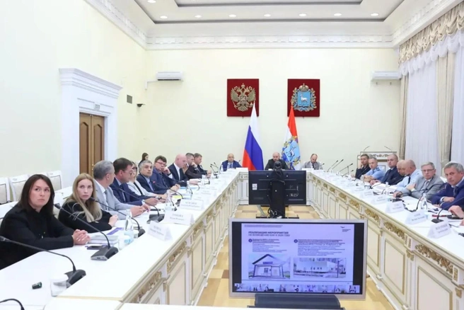 Глава региона Вячеслав Федорищев поручил взять на контроль благоустройство при строительстве ФАПов | Источник: Иван Макеев