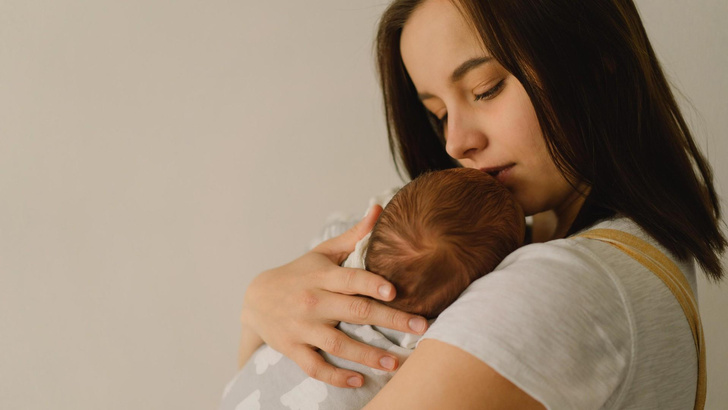 «Эротический сигнал»: кого и почему раздражают кормящие матери — исторический и психологический разбор