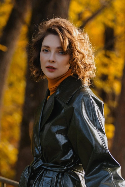 На счету актрисы десятки ролей в кино и сериалах