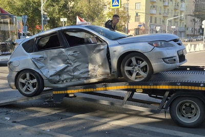 Мама с двумя детьми попала в ДТП в Волгограде