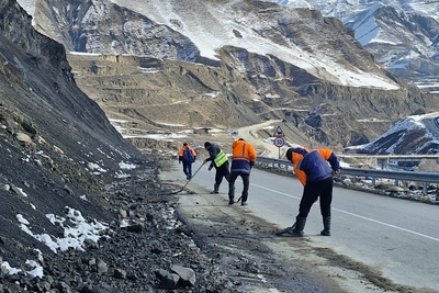 В Акушинском районе расчистили дорогу от снежных заносов