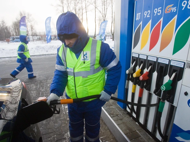 Литр бензина на АЗС «Газпром» подорожал на 40 копеек. | Источник: Сергей Коньков / FONTANKA.RU