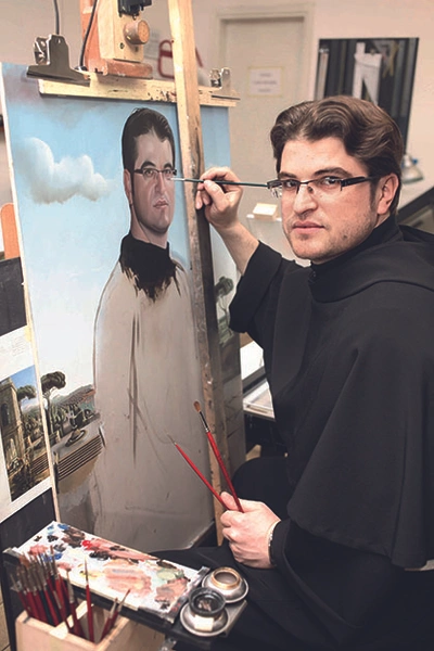 Францисканский монах Кристинел пишет автопортрет | Источник: Ferruccio de Iulis