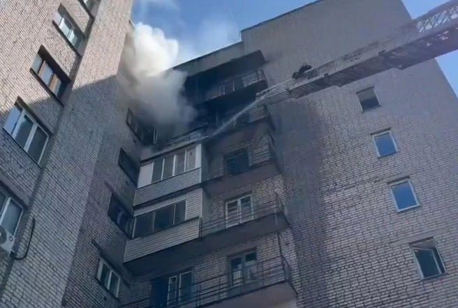 Пожарные около часа боролись с огнем | Источник: Скриншот из видео рязанского управления МЧС России