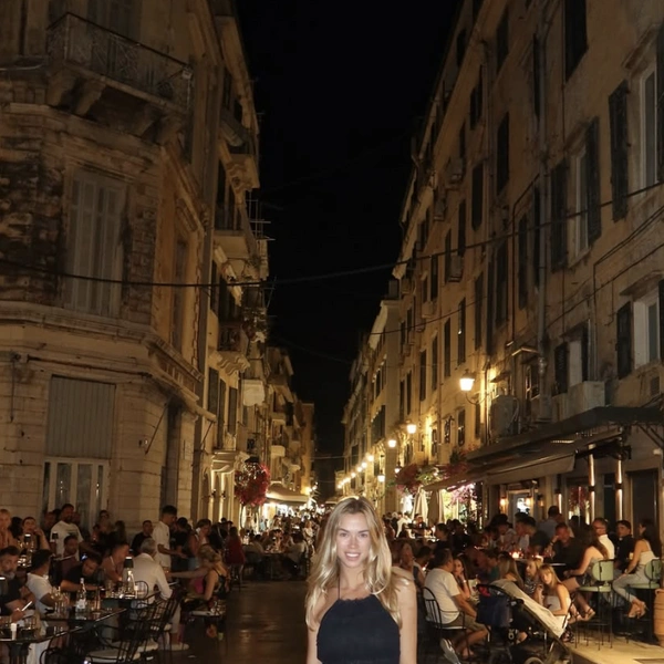 юлия власова, русская девушка деппа, депп девушка, девушка джонни деппа, Власова | Источник: Социальные сети