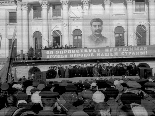 Демобилизованных солдат встречали с плакатами | Источник: ЦДНИ ГАЯО