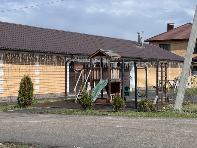 Детская площадка на пересечении улицы Пушкина и Чехова | Источник: Андрей Бирюков / UFA1.RU