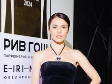 Казанову заподозрили в беременности, а Муцениеце появилась в сексуальном свадебном платье: премия Marie Claire