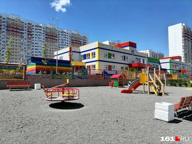 В сентябре 2023 года в Суворовском открыли двухэтажный детский сад, который власти до сих пор не выкупили | Источник: Сабина Бондарь / 161.RU