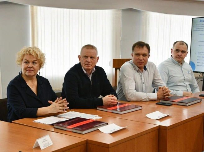 ДНР и Челябинская область готовятся к реализации совместных проектов в сфере промышленности | Источник: ТД «АГРОСНАБСЕРВИС»