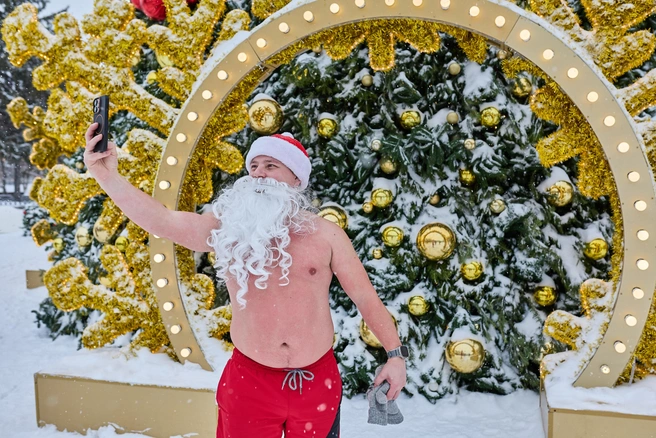 Участники делали фото на память | Источник: Александр Ощепков / NGS.RU