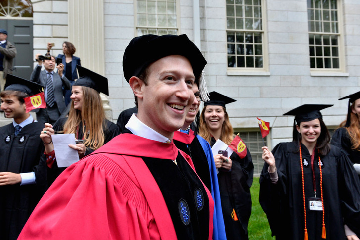 25 мая 2017 года Марк Цукерберг получил степень почетного доктора юридических наук Гарвардского университета.